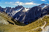 Parco Naturale Fanes-Senes-Braies. La traversata da San Vigilio di Marebbe al lago di Braies, 
La discesa verso il Lago di Braies. 